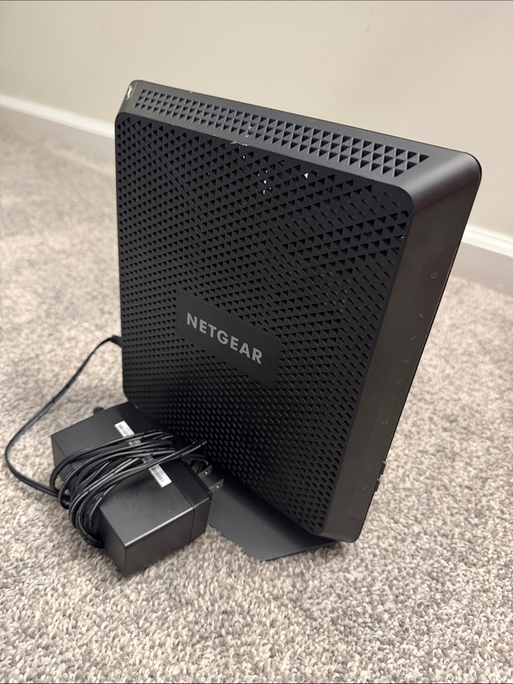 Netgear AC1900 WiFi Cable Modem Router Model C6900